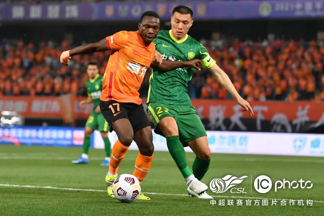 هل حفيظ دراجي برشلوني؟